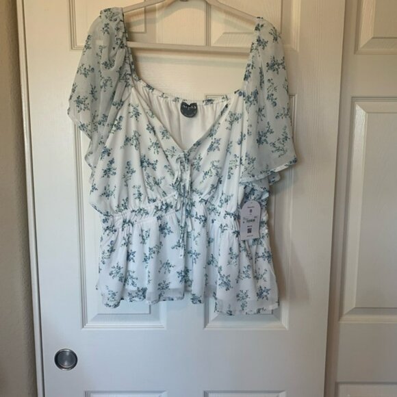 Arula Floral White and Blue Women's Flutter Sleeve Cottagecore Blouse | 2X NWT - Picture 1 of 7